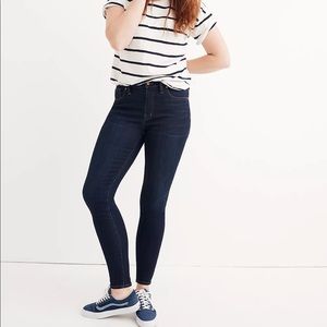 9" Mid-Rise Madewell Skinny Jeans in Larkspur Wash